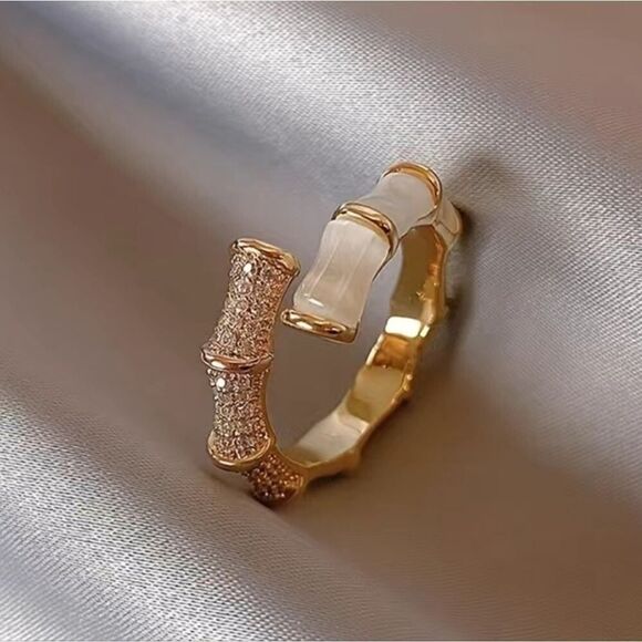 Geometric Bamboo Shaped Ring with Opal  Gemstone Adjustable - Picture 4 of 7
